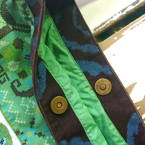 Yogic Nature Structured Cotton Bucket Crossbody - Picture 10 of 16